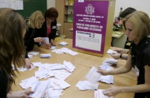 Валмиеру [«народники» отстояли]