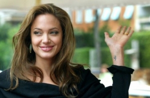 Президент Пакистана поблагодарил [Анжелину Джоли за гуманитарную помощь]