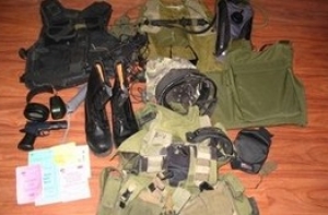 Под кроватью еврейской бабушки [обнаружили склад оружия]