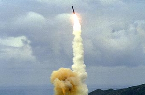 США испытали [межконтинентальную баллистическую ракету]