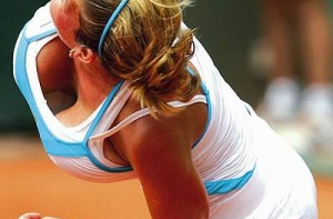 Болельщики румынской [теннисистки, мечтающей уменьшить грудь], начали сбор подписей в знак протеста