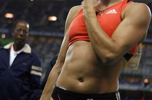 Елена Исинбаева [снова прыгнула выше всех]