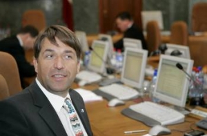 Кампарс: [в экономике грядут положительные] изменения