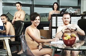 Сотрудники британского офиса [работали голыми]