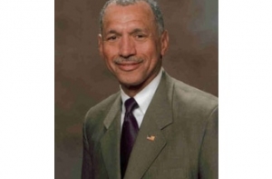 [Руководителем NASA впервые] стал чернокожий