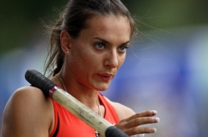 [Елена Исинбаева проиграла] впервые с 2003 года