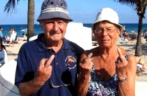 Население Латвии [неуклонно стареет]