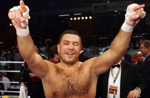 Руслана Чагаева лишили [звания чемпиона мира по боксу]