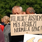 [На Эспланаде протестуют работники] и пациенты 1-й больницы