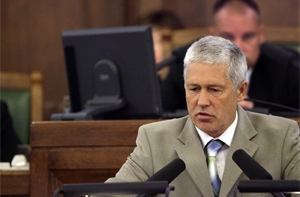 [Абикис в ужасе от русских надписей] на майках хоккеистов