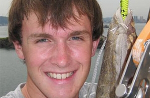 Британец совершил одиночное [кругосветное плавание в 17 лет]