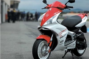 Итальянцы [мечтают попасть под колеса] богатым русским