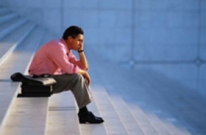 В июле безработица [начала расти быстрее]