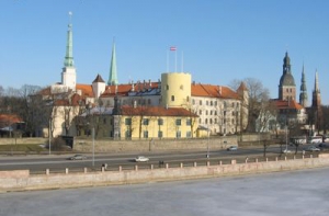 Реконструкцию Рижского замка [отложили на неопределенное время]