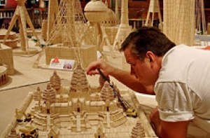 Американец построил [второй свой город из 6 000 000 зубочисток]