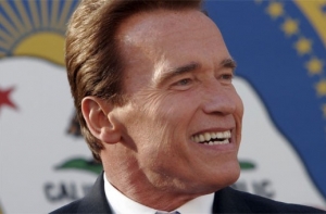 Шварценеггер подписал [закон о защите от папарацци]