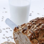 [Малообеспеченным начнут] раздавать еду