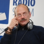 Психотерапевт: Нельзя отвлекать [народ от проблем обманом]