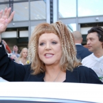 На радио MIX FM сегодня прозвучит [русская версия «Храма Хитов»]