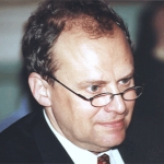 Международный эксперт: Правительству [нужно продолжить начатые реформы]