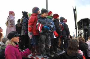 Военный парад [посмотрели тысячи людей]