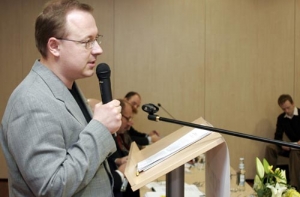 Кабанов перевел [для россиян книгу Грутупса]