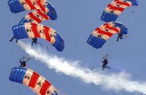 Из ВВС Великобритании [уволят четверть личного состава]