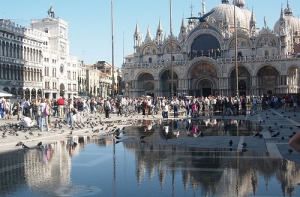В Венеции пройдут [похороны Венеции]