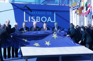 Вступил в силу [Лиссабонский договор]
