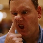 [Место в туалете] стоило американцу носа