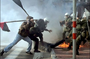 Греческая полиция применила спецсредства [против участников беспорядков]