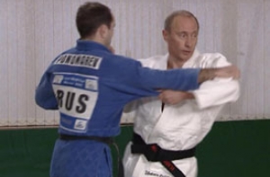 Путин снова [рвется на татами]