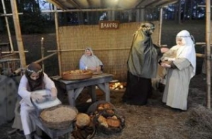 Церкви в США [удивляют прихожан рождественскими] представлениями