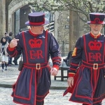 Охранники Тауэра [зарабатывали на ночных туристах]