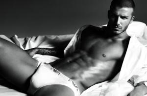 Итальянская журналистка залезла в трусы к Бекхэму