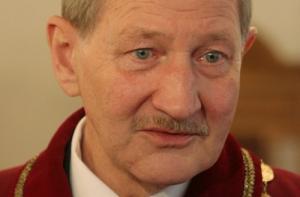 Эндзиньш: политики давят на Конституционный суд