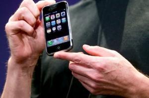 Работники устроили погром [за слухи о невыплате премий]