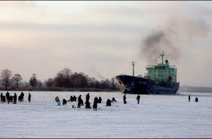 На озере Фейманю начались соревнования по подледному лову
