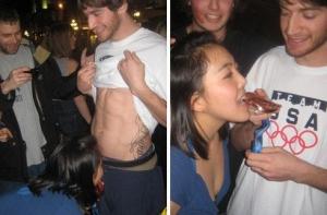 Поцелуй ниже пояса отправил медалиста Олимпиады домой