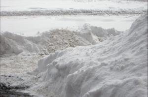 За ночь на уборку снега в Риге тратится 30 тысяч латов