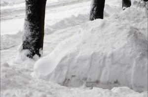 Из Риги за ночь вывезли более 12 тысяч кубометров снега