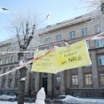 «Палаточники» похоронили партии в могилах из снега