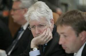 Министр обороны задолжал более 114 тысяч евро