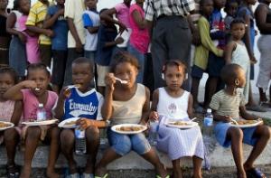 Американцы усыновили более 800 детей из Гаити