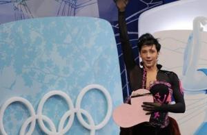 Телеканал извинился за шутку о фигуристе