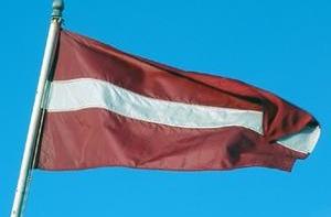 Над Олимпийской деревней Ванкувера развевается латвийский флаг