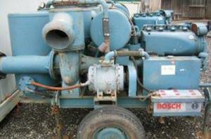 С улиц Риги откачивают талые воды