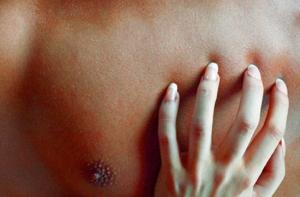 Молодой британец переспал  со всеми женщинами родного города