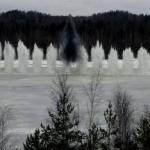 Военные приступили к подрыву льда на реке Огре