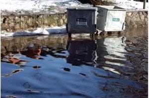 Рижан просят сообщать об огромных лужах